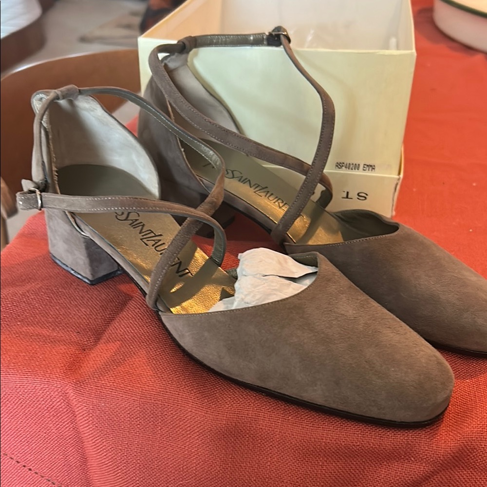 YSL Yves Saint Laurent vintage Gray Suede Heels NWOT